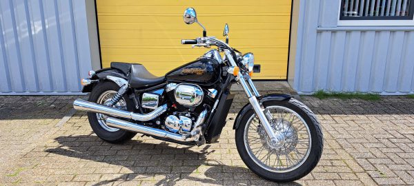 Honda VT 750 DC Black Widow