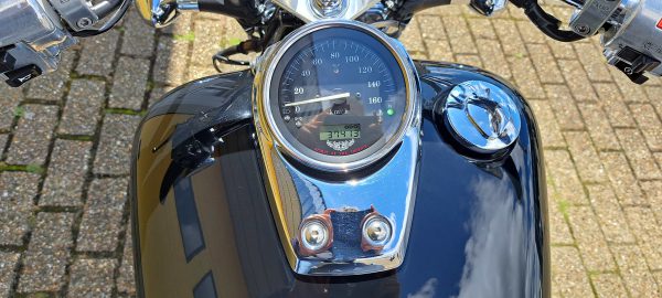 Honda VT 750 DC Black Widow - Afbeelding 11