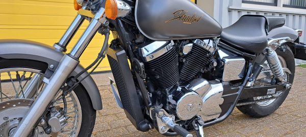 Honda VT 750 DC Black Widow - Afbeelding 13