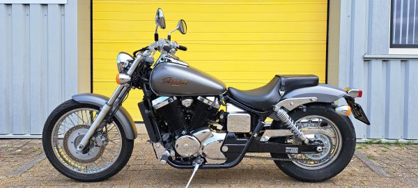 Honda VT 750 DC Black Widow - Afbeelding 3