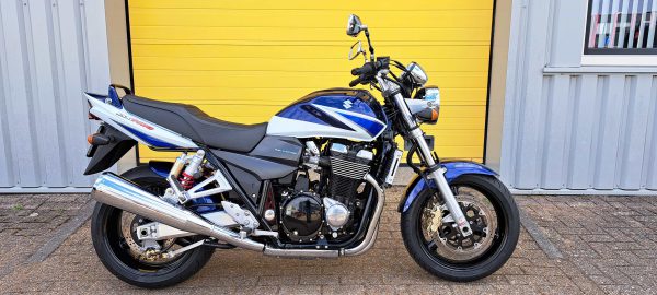 Suzuki GSX 1400 - Afbeelding 2