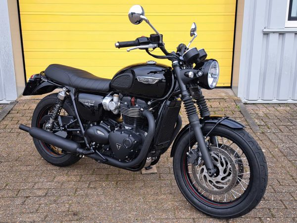 Triumph T 120 Bonneville Black
