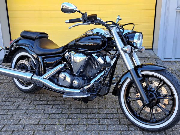 Yamaha XVS 950 Midnight Star